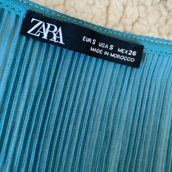 NWOT Zara satin pleated set - Picture 4 of 4